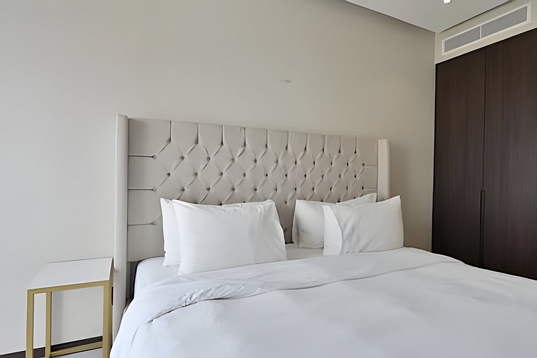 Hidalgo Residences 7D by Del Mar