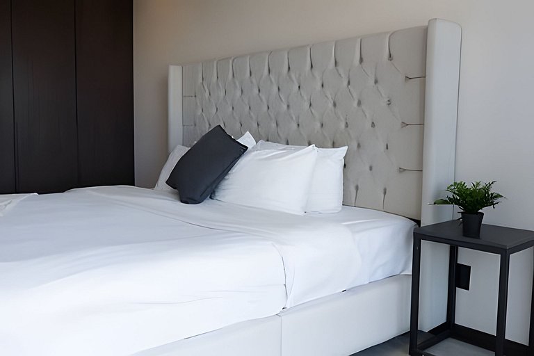 Hidalgo Residences 14D by Del Mar