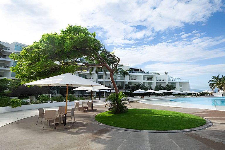 Aria Ocean 110 by Del Mar