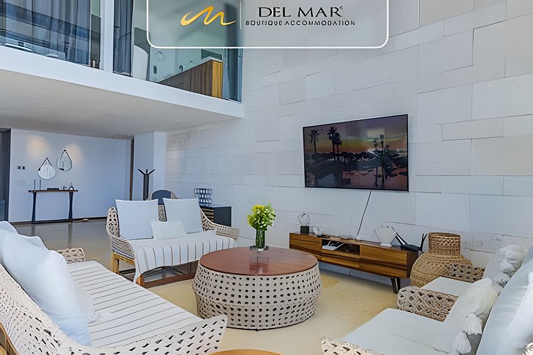 Peninsula 9r by Del Mar