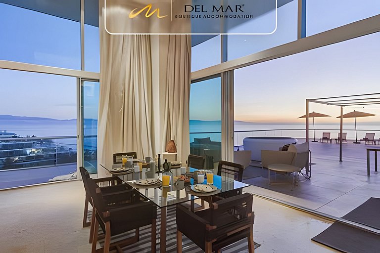 Peninsula 9r by Del Mar