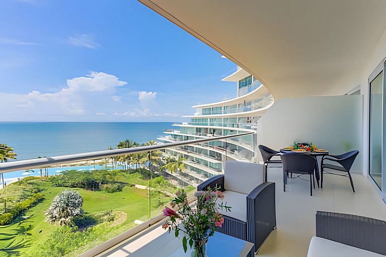 Peninsula 7L F1 by Del Mar