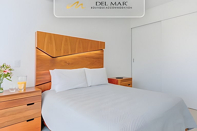 Aria Ocean 215 by Del Mar