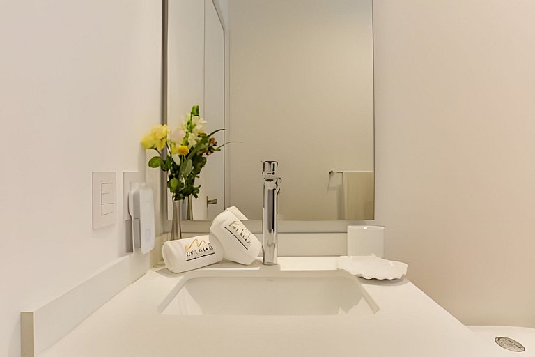 Aria Ocean 606 by Del Mar